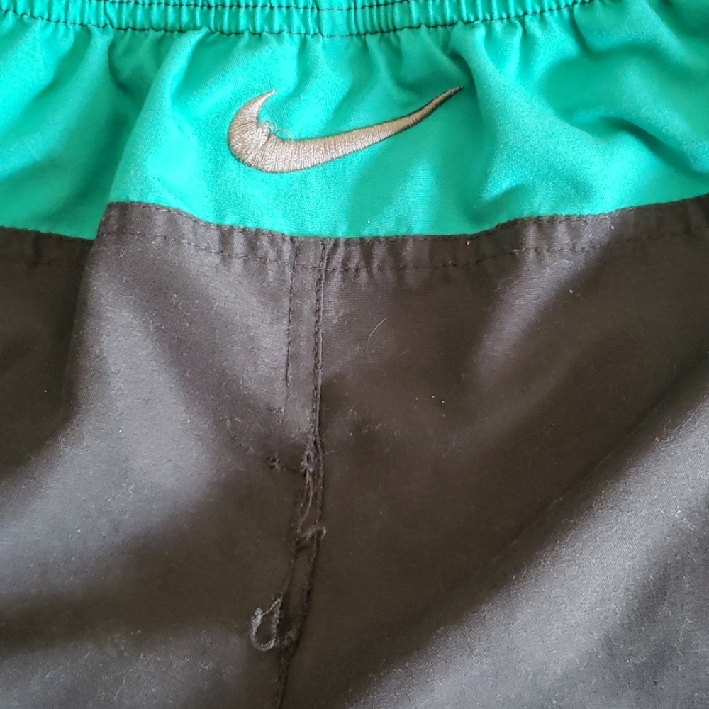 Shorts - Picture 3 of 3